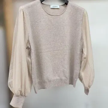NEMIKA 베이지 퍼프 슬리브 상의