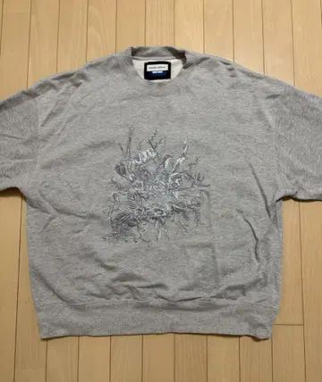 MAISON SPECIAL 꽃무늬 자수 맨투맨 사이즈01 그레이