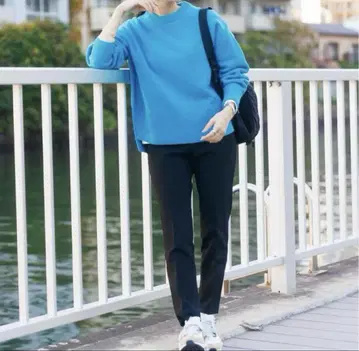 PLST 엑스트라 파인 메리노 미들 게이지 울 크루넥 스웨터 블루