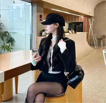amood 크롭 트위드 자켓 블랙