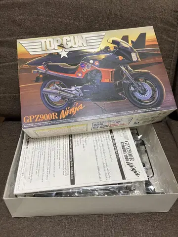 3,000엔 가격 인하! 아오시마 GPZ900R 탑건 버전