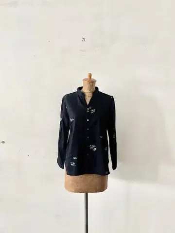 [ 새상품급 ] PAL'LAS PALACE 밴드 카라 꽃무늬 인디고 염색
