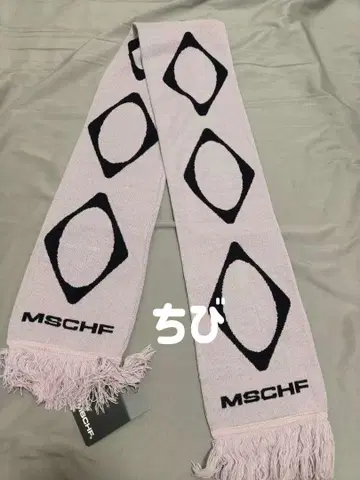 MSCHF 옅은 핑크 다이아몬드 무늬 머플러