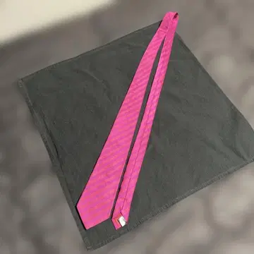 스트라이프 넥타이 핑크