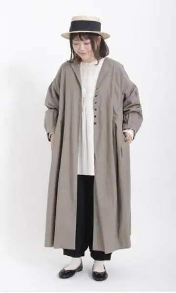 새상품 사만사 모스모스 쿨넥 배색 뒤 리본 코트 차콜