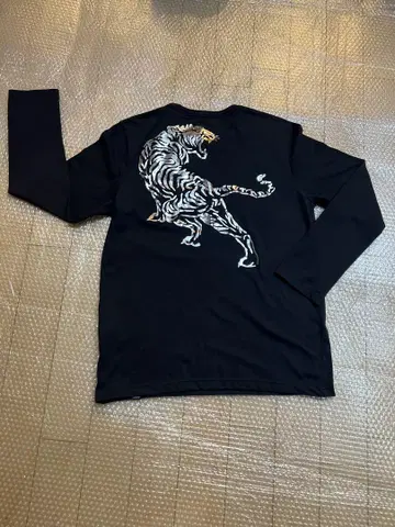 오니츠카타이거 블랙 실버 백 프린트 롱T셔츠 XL