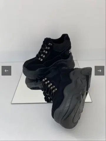 SHAON 통굽 스니커즈 시피탄 스웨이드 슬림 레그 25cm 블랙