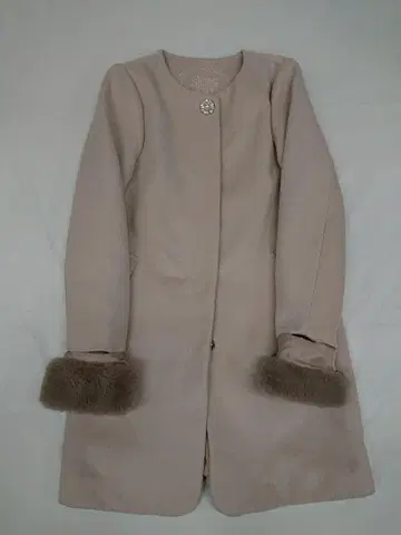 마제스틱 레곤 컬러 레이스 코트 소매 퍼 탈착식 베이지