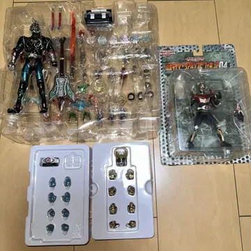 [G10098] 가면라이더 피규어 결품 있음