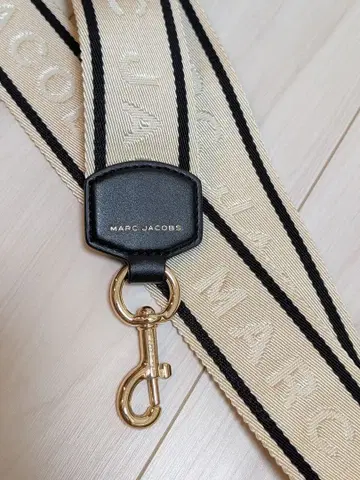 [새상품급] MARC JACOBS 로고 스트랩