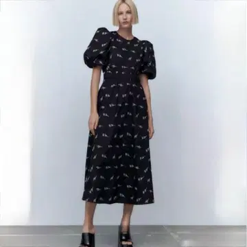 [ ZARA ] 자수 포플린 원피스 자수 꽃무늬 플레어 퍼프 슬리브
