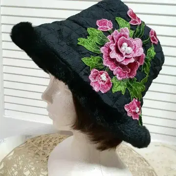 중기모 복슬복슬 따뜻한 퀼팅 장미 모자