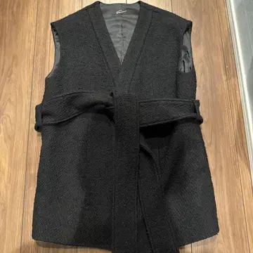 스터닝 루어 벨티드 슬리브리스 자켓 블랙 M