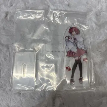 컬러풀 피치의 아크릴 스탠드