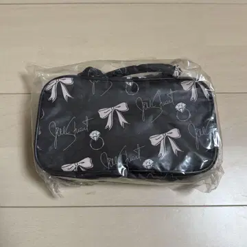 질스튜어트 파우치