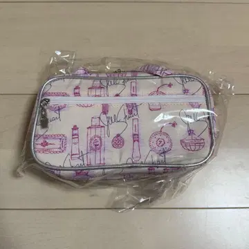 질스튜어트 파우치