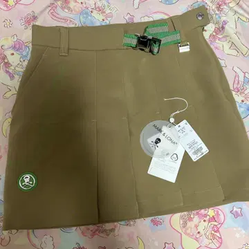 마크앤로나 스컬 디자인 베이지 플리츠 스커트 골프 38