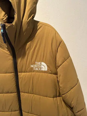 THE NORTH FACE 후드 부착 다운 자켓 브라운