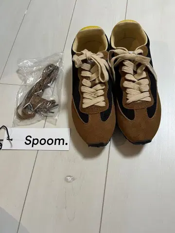Spoom. 브라운/블랙 스니커즈 23.5cm
