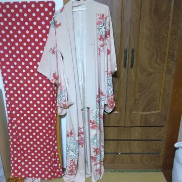핑크 꽃무늬 기모노