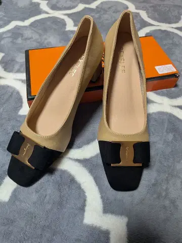 스퀘어토 펌프스