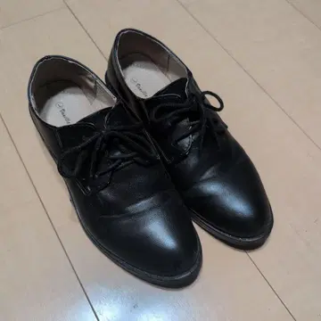 블랙 가죽 레이스업 슈즈
