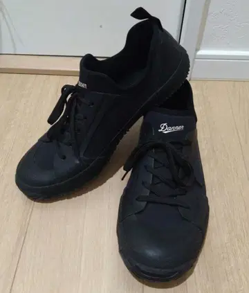 Danner 블랙 스니커즈