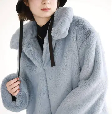 새상품급 인조 모피 블루종 스카이블루