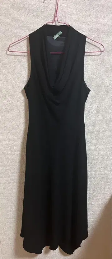 MCHELKLEIN paris 슬리브리스 원피스