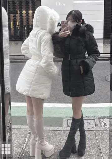 후드 부착 블랙 다운 자켓