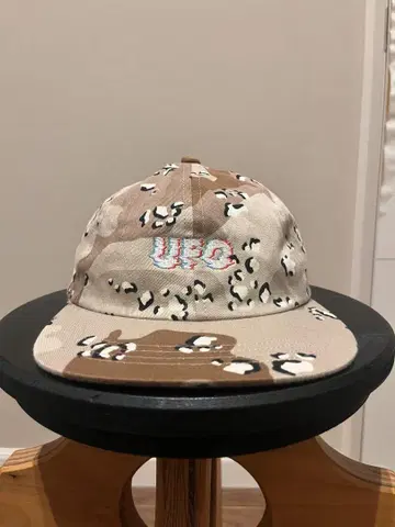 어퍼 필드 원 카모 패턴 캡