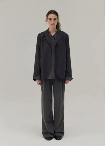 moia 다크 그레이 테일러드 자켓