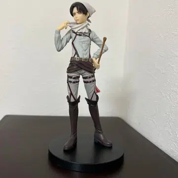 진격의 거인 프리미엄 피규어 리바이 청소 스타일