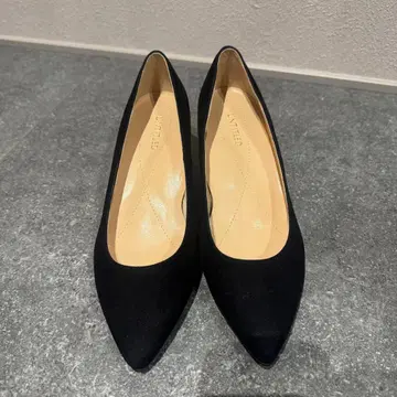 UNTITRED 미사용 새상품 스웨이드 펌프스 블랙 23cm