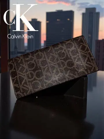 Calvin Klein (캘빈 클라인) 로고 장지갑