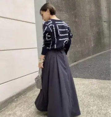 ameri vintage 찰리 채플린 메시지 로고 니트