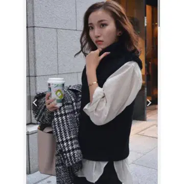 새상품급 셰리에 숄더 보아 니트 블랙