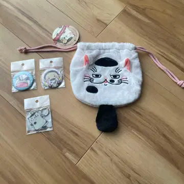 미사용 미개봉 택 포함 아저씨와 고양이 봉제 인형 복조리 캔뱃지 키링