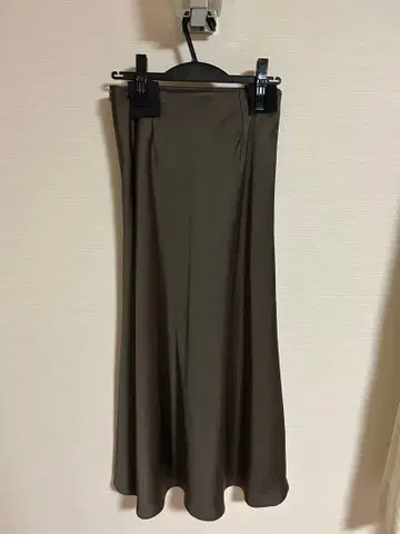 브라운 새틴 롱 스커트