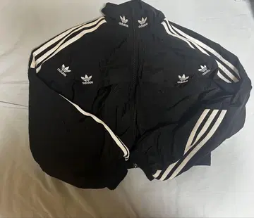 adidas 크롭 블랙 나일론 자켓 저지