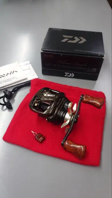 다이와 실버크릭 AIR TW STREAM CUSTOM 8.5L