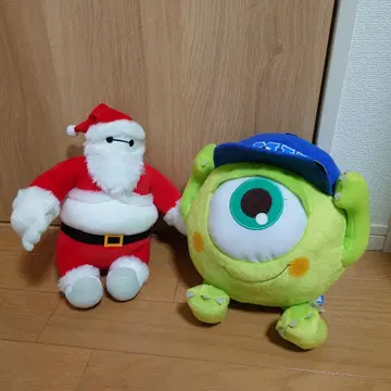 베이맥스 산타클로스와 마이크 와조우스키 봉제 인형 세트