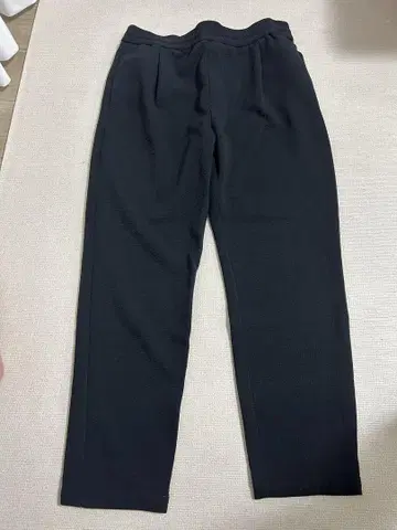 ZARA 블랙 텍스처 슬랙스