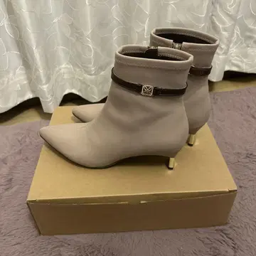 젤리 빈즈 베이지 앵클부츠