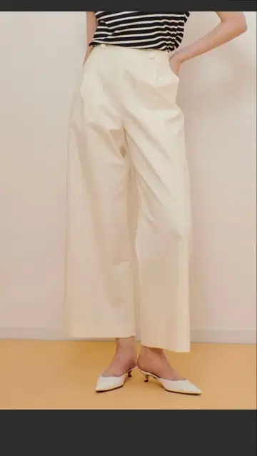 아이보리 와이드 팬츠 플리츠