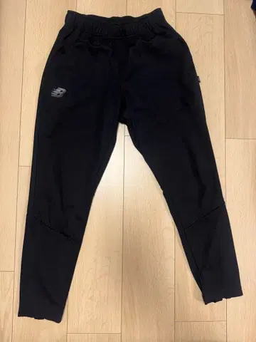 New Balance 블랙 조거 팬츠