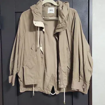 ZARA 후드 부착 베이지 자켓 M 사이즈