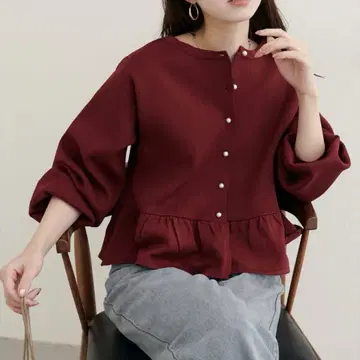 내추럴 꾸뛰르 밑단 프릴 페플럼 가디건