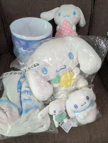 산리오 봉제 인형 외 굿즈 시나모롤 총 6점