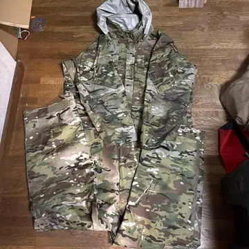 멀티캠 고어텍스 후드티